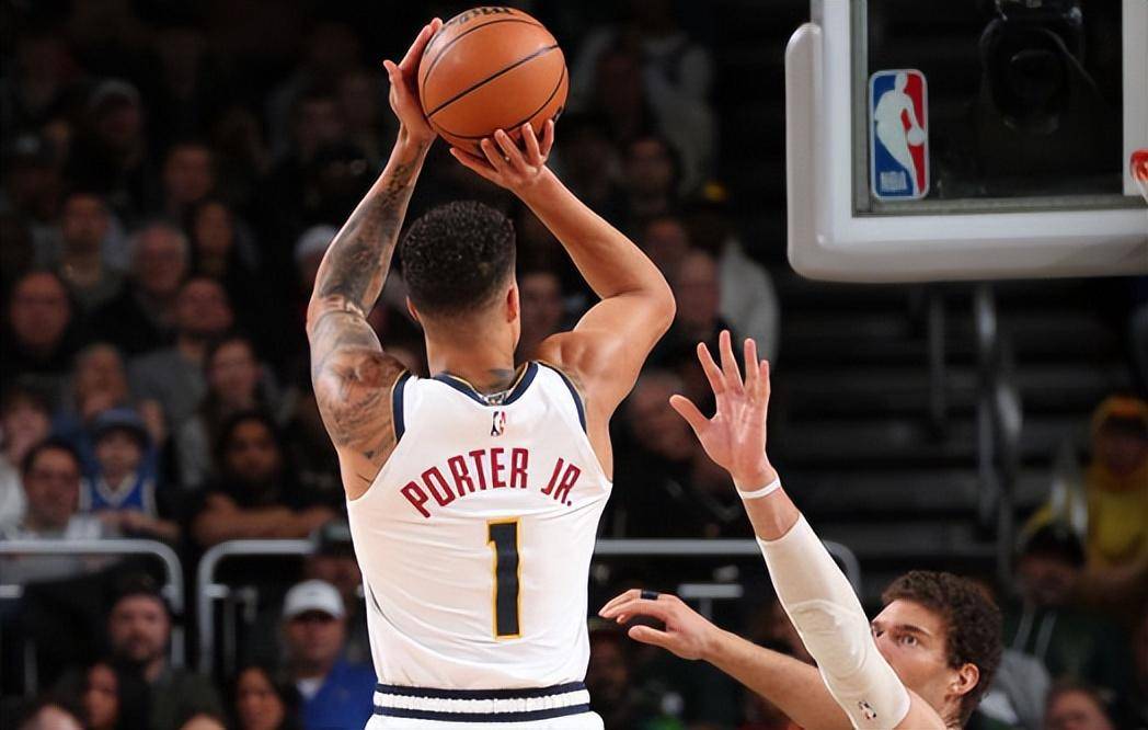  字母哥回归赛场，关键助攻首场状态亮眼，雄鹿观众沸腾！-半岛体育网